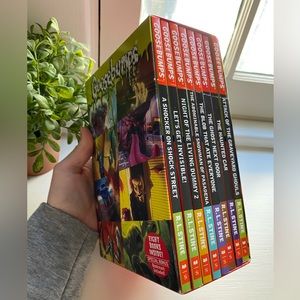 Classic Goosebumps 8 Book Box Set Collection